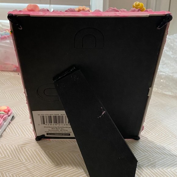 Decoden Picture Frame - Picture 2 of 2